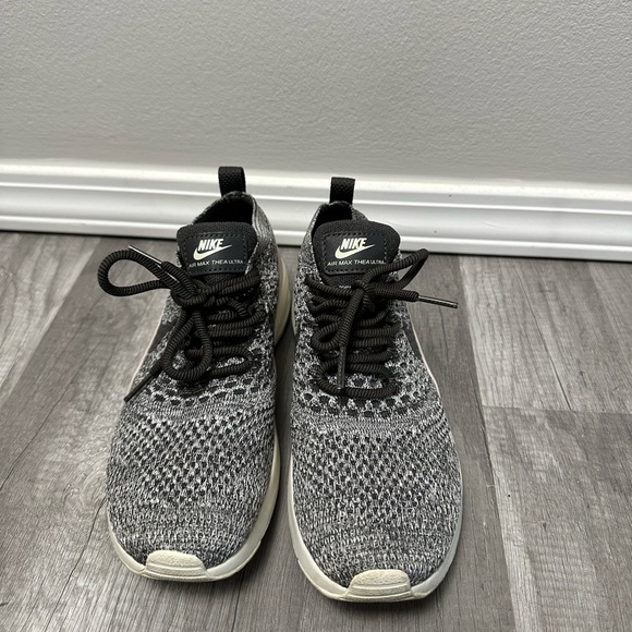 Nike sneakers, grey-pink color, size 7 - Picture 1 of 4